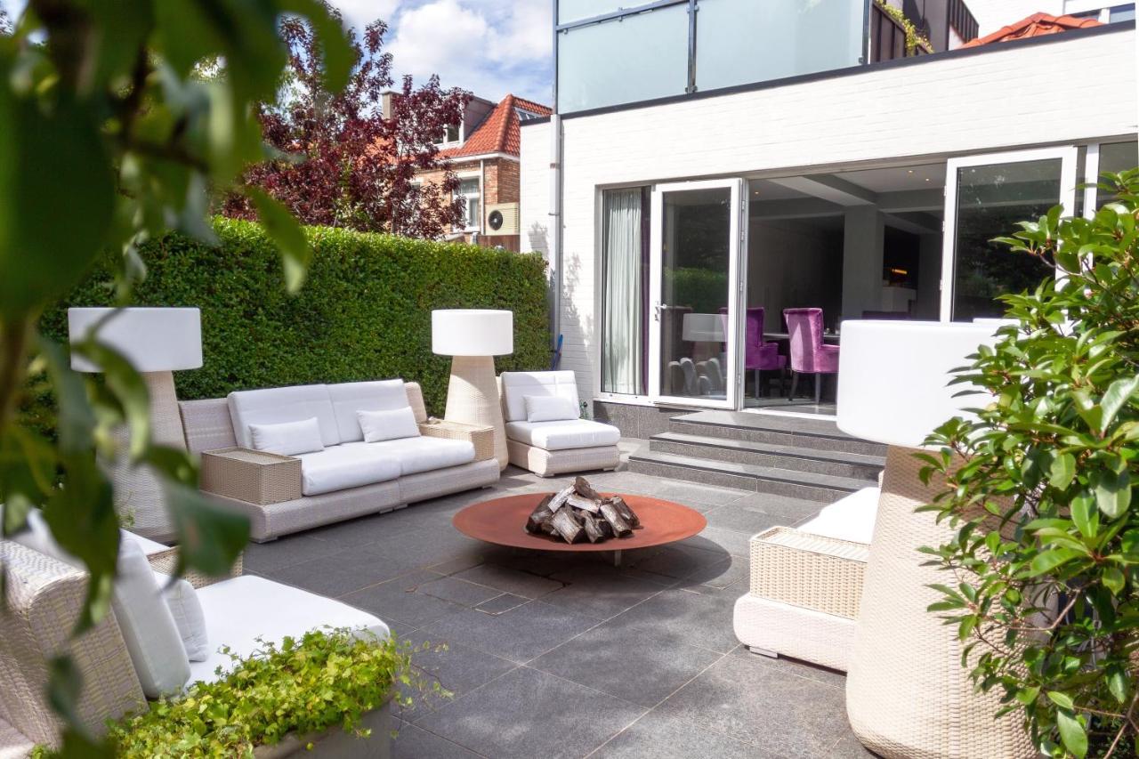 圣乔治住宿加早餐旅馆 布鲁日 外观 照片 A contemporary garden in London